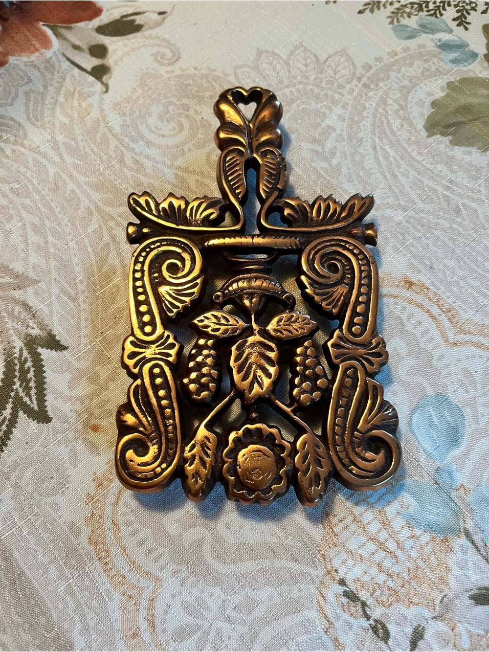 VTG Heavy Cast Iron Trivet